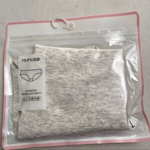 Mumuso seamless gray panty New in package L